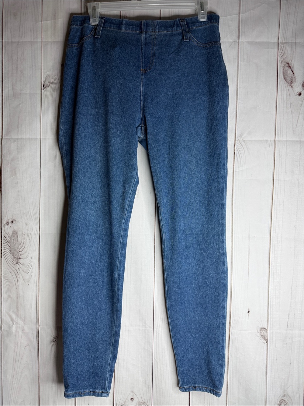 Time and Tru Women’s Medium Blue Skinny Jeans/leggings size large 12/14-1193